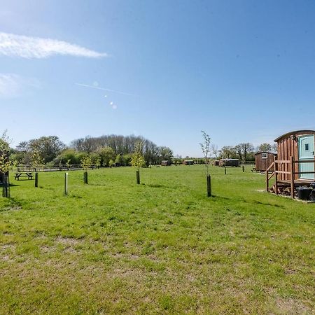 Honeysuckle Farm Holidays By Stay In Suffolk, Monk Soham Woodbridge Exteriör bild