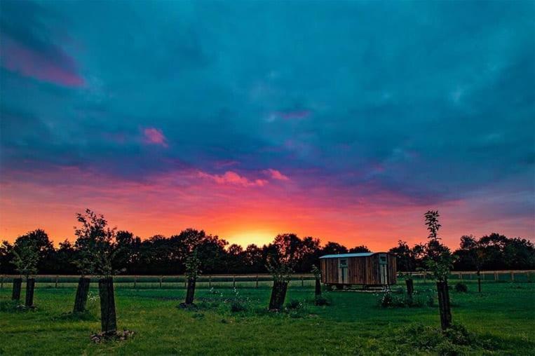 Honeysuckle Farm Holidays By Stay In Suffolk, Monk Soham Woodbridge Exteriör bild
