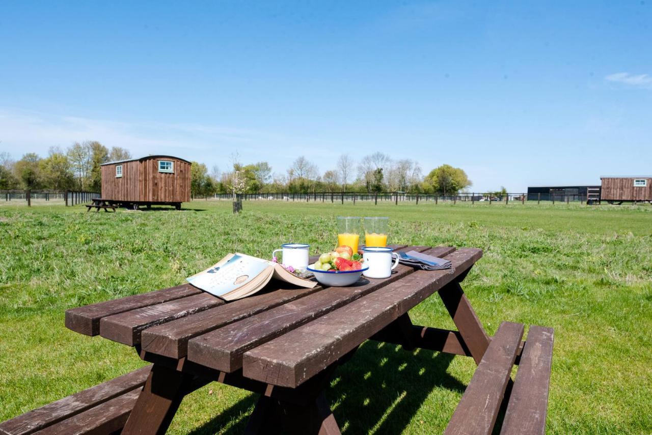 Honeysuckle Farm Holidays By Stay In Suffolk, Monk Soham Woodbridge Exteriör bild
