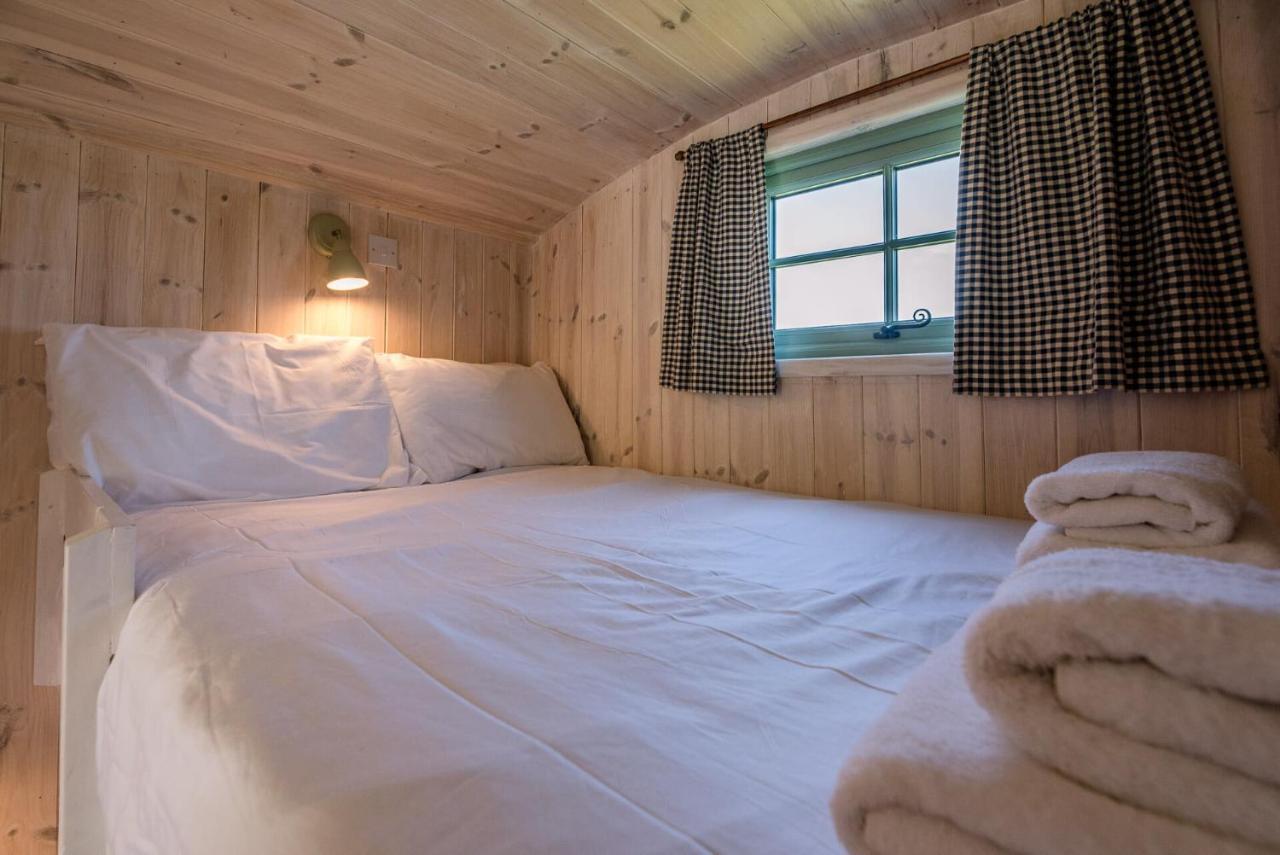 Honeysuckle Farm Holidays By Stay In Suffolk, Monk Soham Woodbridge Exteriör bild
